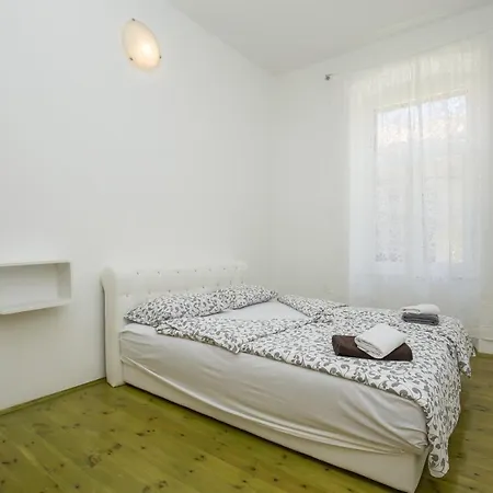 With Garden And Free Parking Apartamento Pula