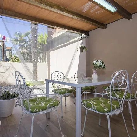 With Garden And Free Parking Appartement *