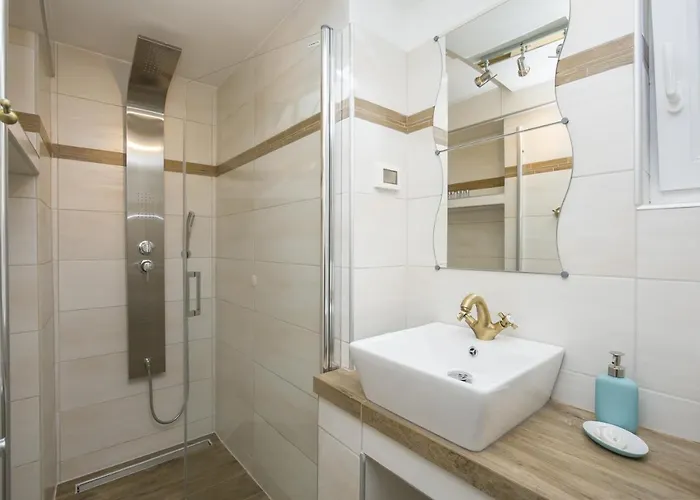 With Garden And Free Parking Appartement Pula