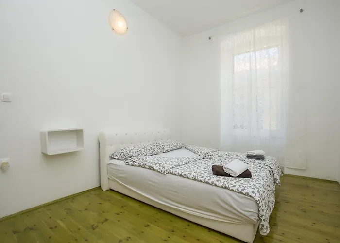 With Garden And Free Parking Apartment Pula